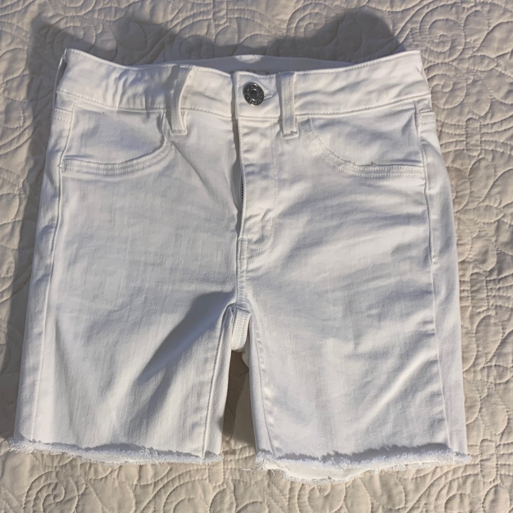 Womans American Eagle Outfitters White Denim Shorts size 2